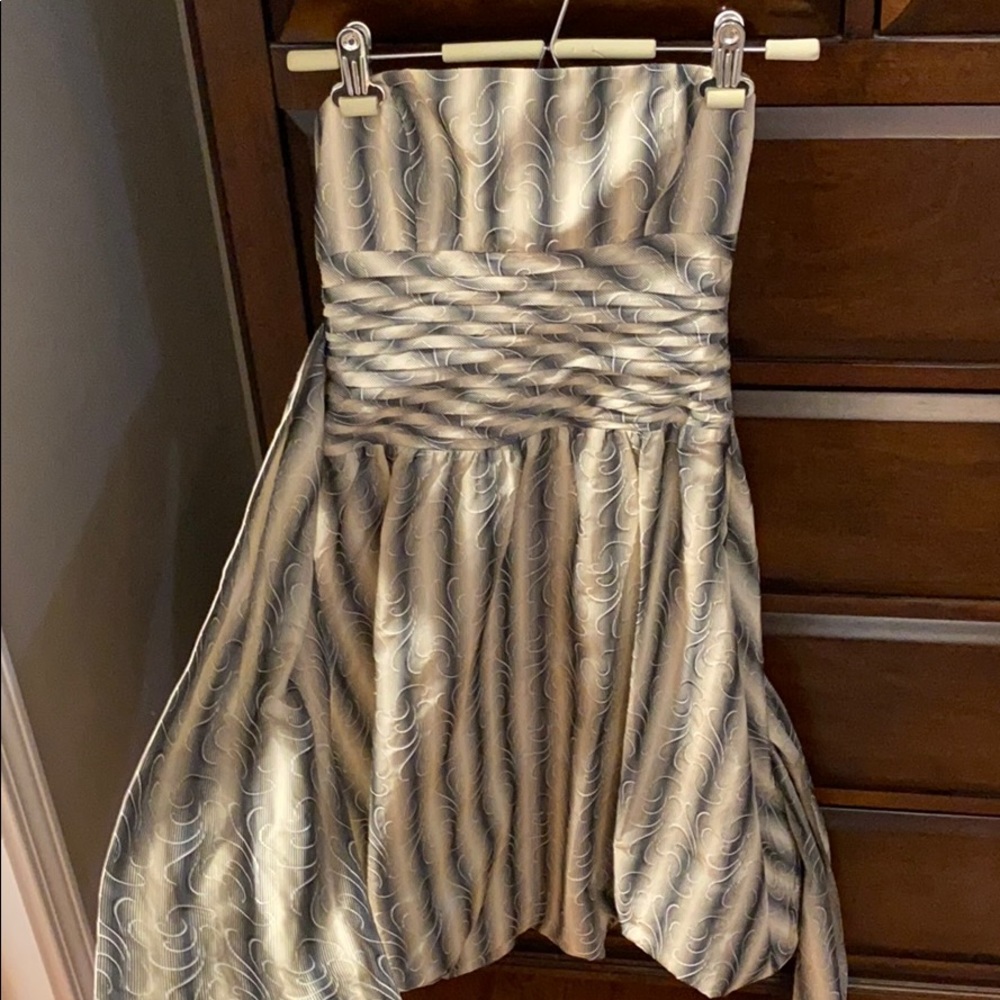 BCBGMAXAZARIA Formal tea cup length gown - Picture 4 of 5